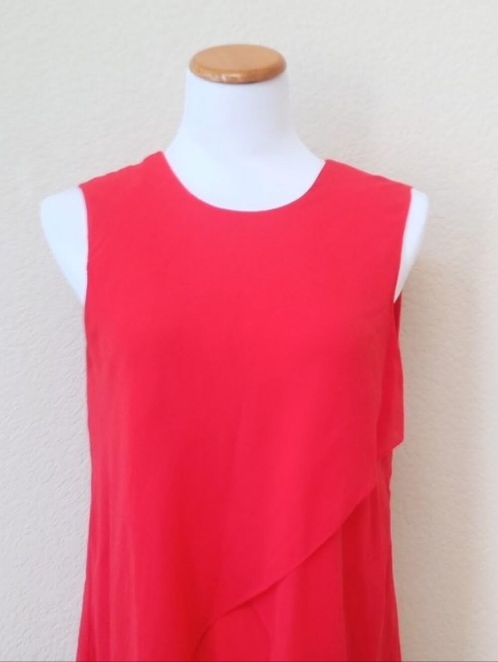 🤍 BCBGMaxAzria red silk asymmetrical blouse - Picture 4 of 9
